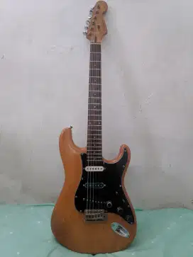 Gitar Stratocaster Custom