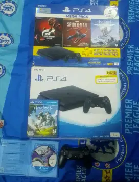 Di jual PS 4 slim seri 22 original 1 gb