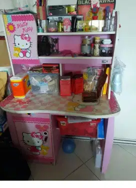 Meja hello kitty