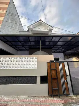 RUMAH CANTIK 2 LANTAI  DI LEMPONGSARI SARIHARJO NGAGLIK SLEMAN