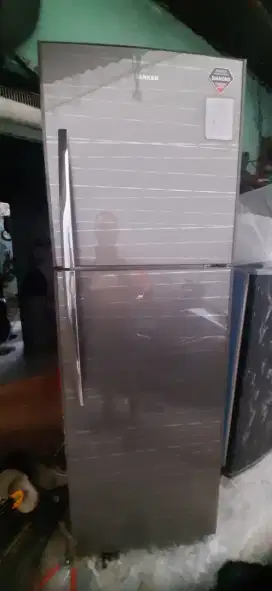 Kulkas 2 pintu SANKEN JUMBO GRATIS ANTAR