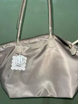 Tas wanita warna cream