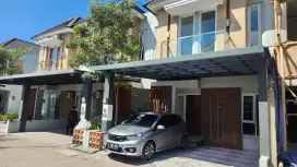 Disewakan rumah mewah baru dalam perum di Sleman