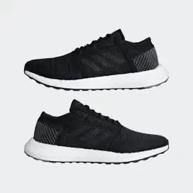 Sepatu Adidas pureboost