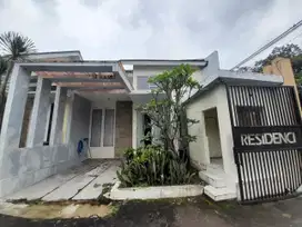 Rumah Dalam Perumahan di jl. Kaliurang km 10 dekat  Kampus UGM & UII
