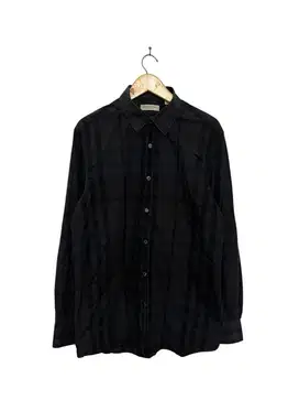 Kemeja Burberry