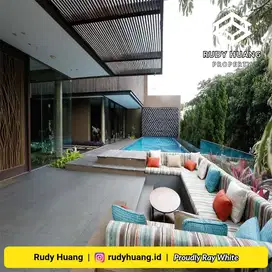 ✅ Dijual Rumah Minimalis di Kelapa Gading, Furnished, Ada Kolam Renang