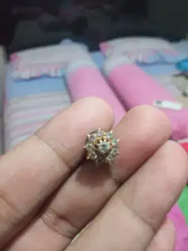 Anting berlian wanita sepasang