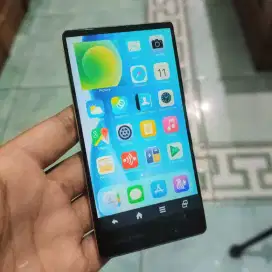 Sharp Aquos 303SH Pemakaian 8 Tahun