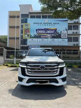 Toyota Land Cruiser 300 2024