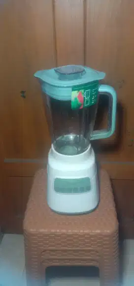 Blender Philips kapasitas 2 liter