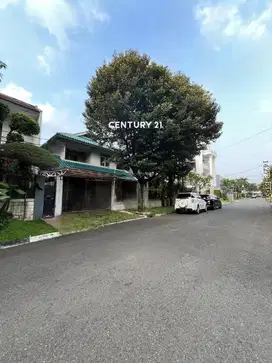 Dijual Rumah Lokasi Strategis Dan Asri Di Pondok Indah