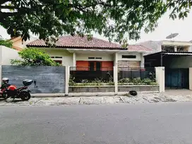 Rumah Mewah 307m2 Nyaman Asri Dekat Gor Manahan Solo