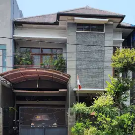 Disewakan Rumah Bagus Keren Lengkapp di Senayan Serbuu