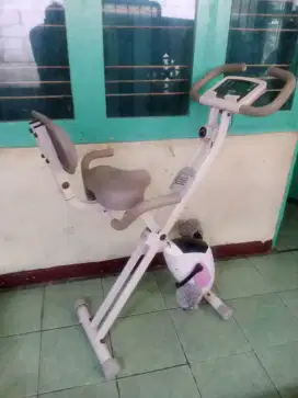 Sepeda fitnes/alat olahraga