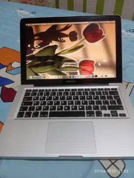 Macbook pro mulus tahun 2011