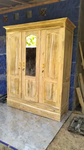 Lemari kayu akasia 198x148x58