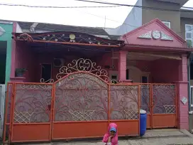 Disewakan tahunan rumah di Duta Graha Binong