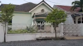 Dijual Rumah Hook di Taman Pondok Indah Wiyung Surabaya