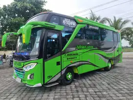 bus medium pariwisata