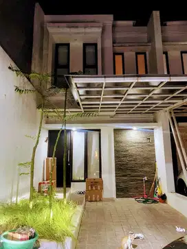 Dijual Rumah Full Furnished di dalam Cluster Jalan Arya Putra, Tangsel
