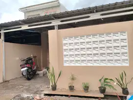 Rumah di kontrakkan di Kompleks Perumahan Pesona pelangi , Blok D6 no