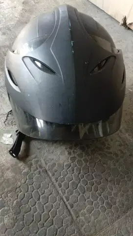 Dijual helm hitam sni