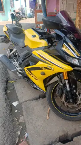 YAMAHA R15 2018
