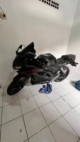 Yamaha R15 V3 2017 Hitam Pajak Hidup