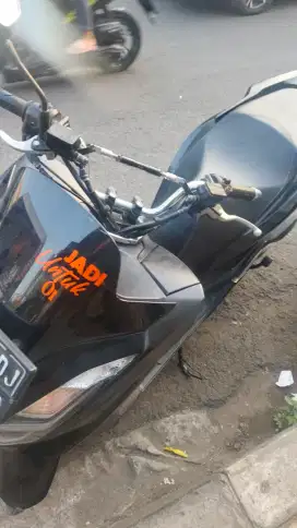 Jual motor  PCX  tahun 2021