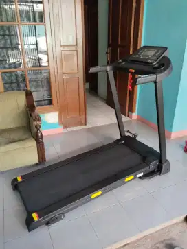 Jual treadmill baru dua bulan beli sayang dari pada nganggur