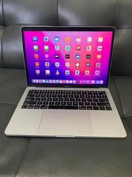 MacBook Pro 2017 8/256