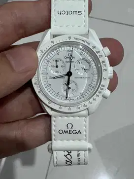 Moonswatch Snoopy white Omega Swatch