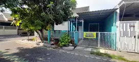 Dijual rumah siap huni. Posisi pojok (hook).