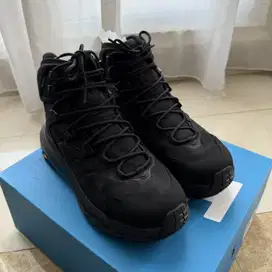 HOKA KAHA 2 GTX TRIPLE BLACK ORIGINAL RARE ITEM