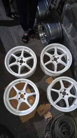 R18 4x100 Advan RG
