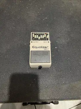 Efek BOSS equalizer GE7