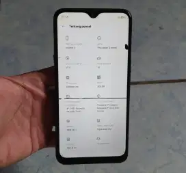 Realme 3 ram 3/64 msh original , blum prnh diservice Minus sperti foto