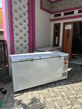 Freezer GEA 600 lt Mesin Segel Pabrik Original