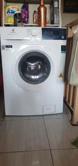 Dijual mesin cuci Electrolux  Ultimatecare 300