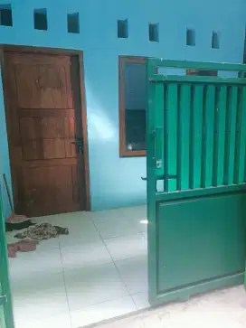 DIKONTRAKAN/DISEWAKAN 2 UNIT KONTRAKAN DI CEMPAKA PUTIH LOK STRATEGIS