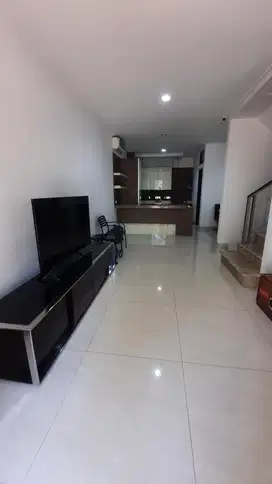 Dijual Rumah PIK Golf Island 2Lt Furnished Metric uk90m² at Jakut