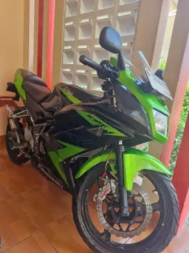 Di jual Ninja 150 rr 2014