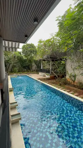 Rumah Villa mewah permata hijau kolam renang keren jual cepat