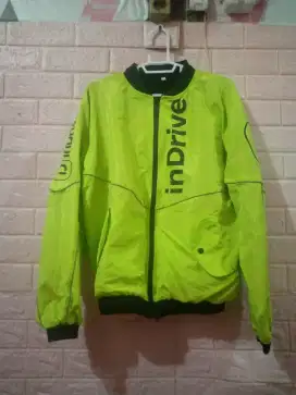 Jual Helm dan Jaket Ini Driver