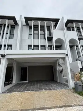 Rumah baru Semi Furnish di Greenwich BSD City
