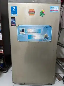 Kulkas freezer asi aqua