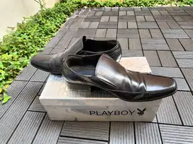 Sepatu pantofel playboy size 43 kondisi good second branded