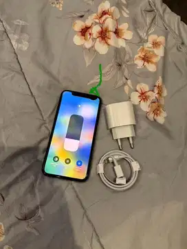 Dijual Iphone 11 Pro 256GB Green Mulus Teregister Ada minus