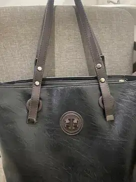 Tas kulit fashion wanita